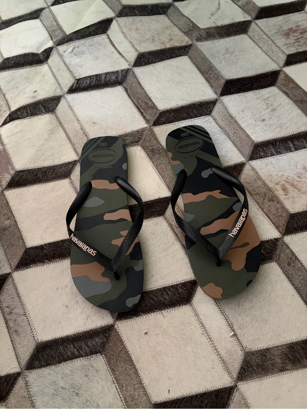 Havaianas Camo Print Flip Flops - Olive/Black/Brown mens 13